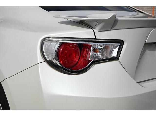 ８６ ＧＴリミテッド　クラッチオーバーホール済み　ＴＲＤ製（フェンダーフィン　前後ブレーキパッド）　ケンウッド製ナビ　フルセグＴＶ　バックモニター　Ｂｌｕｅｔｏｏｔｈ接続　ハーフレザーシート　シートヒーター　リアスポイラー（24枚目）