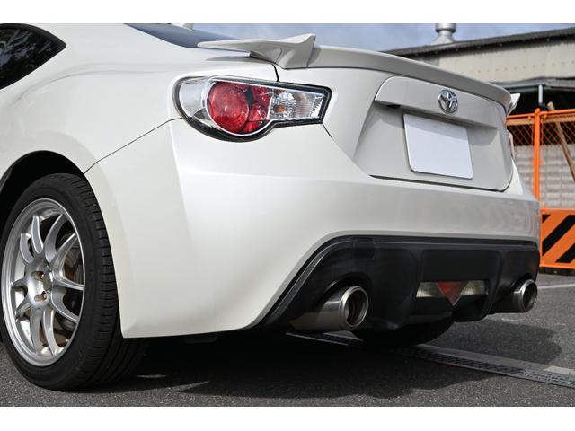 ８６ ＧＴリミテッド　クラッチオーバーホール済み　ＴＲＤ製（フェンダーフィン　前後ブレーキパッド）　ケンウッド製ナビ　フルセグＴＶ　バックモニター　Ｂｌｕｅｔｏｏｔｈ接続　ハーフレザーシート　シートヒーター　リアスポイラー（25枚目）