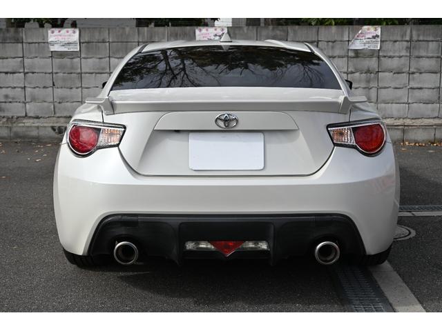 ８６ ＧＴリミテッド　クラッチオーバーホール済み　ＴＲＤ製（フェンダーフィン　前後ブレーキパッド）　ケンウッド製ナビ　フルセグＴＶ　バックモニター　Ｂｌｕｅｔｏｏｔｈ接続　ハーフレザーシート　シートヒーター　リアスポイラー（27枚目）