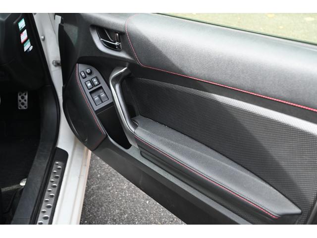 ８６ ＧＴリミテッド　クラッチオーバーホール済み　ＴＲＤ製（フェンダーフィン　前後ブレーキパッド）　ケンウッド製ナビ　フルセグＴＶ　バックモニター　Ｂｌｕｅｔｏｏｔｈ接続　ハーフレザーシート　シートヒーター　リアスポイラー（42枚目）