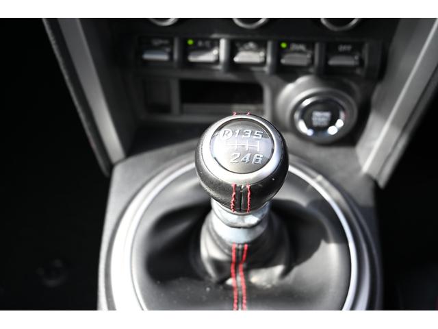 ８６ ＧＴリミテッド　クラッチオーバーホール済み　ＴＲＤ製（フェンダーフィン　前後ブレーキパッド）　ケンウッド製ナビ　フルセグＴＶ　バックモニター　Ｂｌｕｅｔｏｏｔｈ接続　ハーフレザーシート　シートヒーター　リアスポイラー（49枚目）