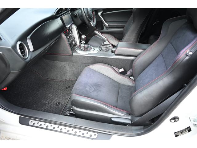 ８６ ＧＴリミテッド　クラッチオーバーホール済み　ＴＲＤ製（フェンダーフィン　前後ブレーキパッド）　ケンウッド製ナビ　フルセグＴＶ　バックモニター　Ｂｌｕｅｔｏｏｔｈ接続　ハーフレザーシート　シートヒーター　リアスポイラー（71枚目）