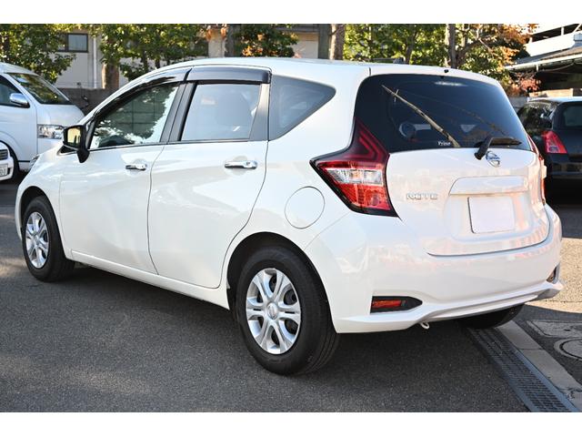 ノート １５Ｓ　日産純正メモリーナビ　フルセグＴＶ　Ｂｌｕｅｔｏｏｔｈ接続　ＥＴＣ　禁煙車　キーレス（3枚目）