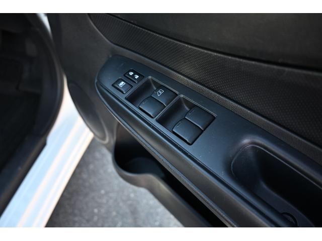 ノート １５Ｓ　日産純正メモリーナビ　フルセグＴＶ　Ｂｌｕｅｔｏｏｔｈ接続　ＥＴＣ　禁煙車　キーレス（41枚目）