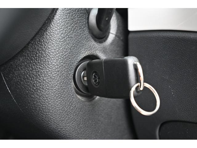 ザ・ビートル デザイン フルセグTV ナビ Bluetooth接続 前後パークセンサー HIDヘッドライト キーレス鍵2個 ETC 禁煙車 クリアランスソナー ターボ 純正アルミホイール 盗難防止装置 障害物センサー(37枚目)