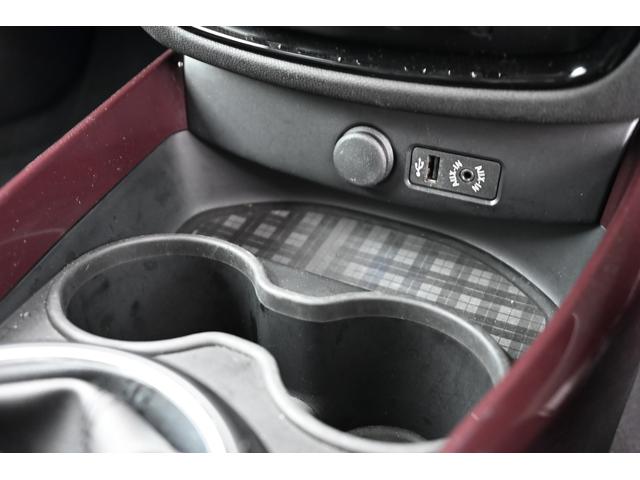 ＭＩＮＩ クーパーＳ　クラブマン　純正ナビ　Ｂｌｕｅｔｏｏｔｈ接続　バックカメラ　クルーズコントロール　ターボ車　ＥＴＣ　クリアランスソナー　エンジンプッシュスタート　ＨＩＤヘッドライト　禁煙車　スマートキー２個　障害物センサー（50枚目）
