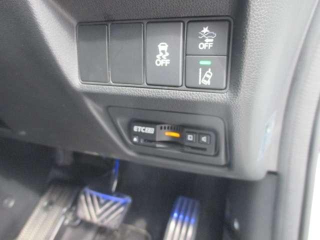 ステップワゴン 　（１０インチナビ）　ワンオーナー車／プレミアムインターナビ１０インチＴＶ／全方位カメラ／わくわくゲート／モデューロＸ専用ＡＷ／モデューロ専用エクステリア／モデューロＸ専用インテリア／２．０ＥＴＣ（9枚目）