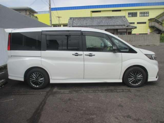 ステップワゴン 　（１０インチナビ）　ワンオーナー車／プレミアムインターナビ１０インチＴＶ／全方位カメラ／わくわくゲート／モデューロＸ専用ＡＷ／モデューロ専用エクステリア／モデューロＸ専用インテリア／２．０ＥＴＣ（16枚目）