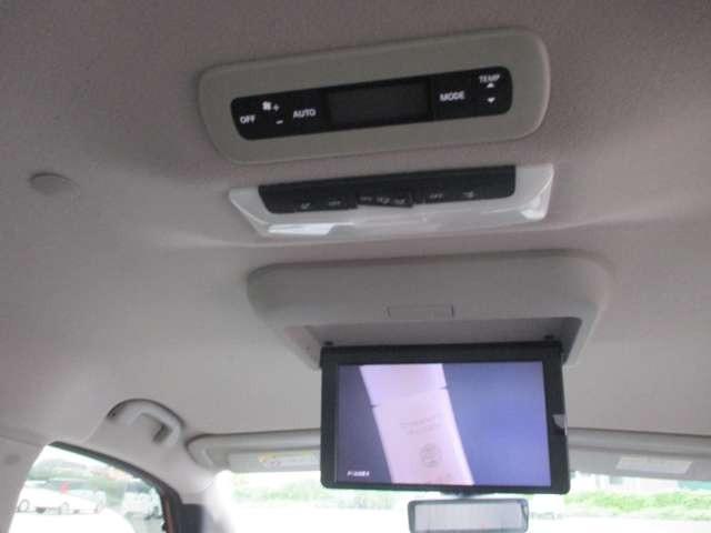 セレナ e-パワー ハイウェイスターV ワンオーナー車/純正10インチナビ/メーカーオプション後席モニター/防水シート/赤&黒ツートンカラー/プロパイロット/ETC/両側パワードア/BSM/デジタルインナーミラー(3枚目)