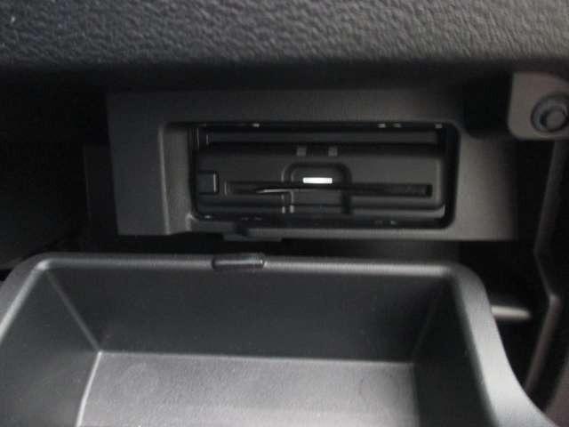 セレナ e-パワー ハイウェイスターV ワンオーナー車/純正10インチナビ/メーカーオプション後席モニター/防水シート/赤&黒ツートンカラー/プロパイロット/ETC/両側パワードア/BSM/デジタルインナーミラー(26枚目)