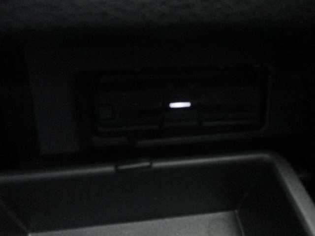 セレナ e-パワー ハイウェイスターV ワンオーナー車/純正10インチナビ/メーカーオプション後席モニター/防水シート/赤&黒ツートンカラー/プロパイロット/ETC/両側パワードア/BSM/デジタルインナーミラー(30枚目)