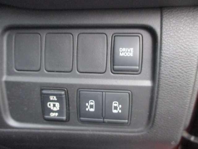 セレナ e-パワー ハイウェイスターV ワンオーナー車/純正10インチナビ/メーカーオプション後席モニター/防水シート/赤&黒ツートンカラー/プロパイロット/ETC/両側パワードア/BSM/デジタルインナーミラー(34枚目)