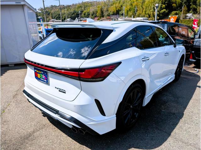 ＲＸ ＲＸ５００ｈ　Ｆスポーツパフォーマンス　ＴＲＤエアロ（Ｆ／Ｓ／Ｒ）　サンルーフ　ＴＲＤマフラー　全方位モニター　オレンジキャリパー　デジタルミラー　ブラインドスポット　全席シートエアー＆ヒーター　ナビフルセグＴＶＢＴ　革シート　パワーゲート（30枚目）
