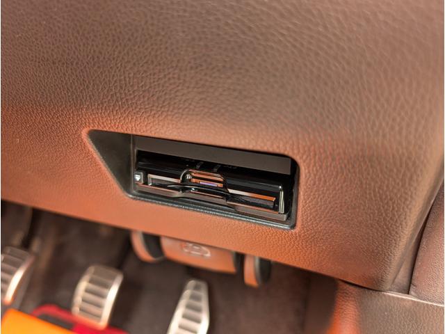 スイフトスポーツ ベースグレード　アドバンレーシング１７ＡＷ　ブリッツ車高調　ＨＫＳマフラー　ナビフルセグＴＶバックカメラブルートゥース　エアクリ　シートヒーター　クルコン　ＴＶキャンセラー　ＬＥＤライト　禁煙車（31枚目）