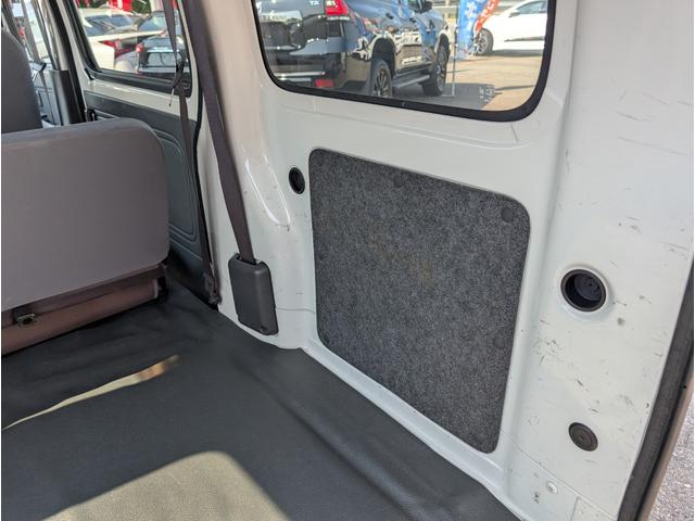 ハイゼットカーゴ ＤＸ　ハイルーフ　車内ルーフボックス　２列目シート収納で荷室大　両側スライド　４速ＡＴ（12枚目）