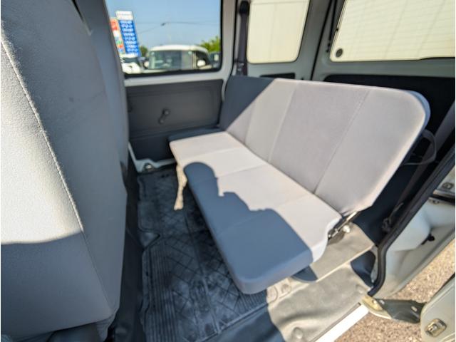 ハイゼットカーゴ ＤＸ　ハイルーフ　車内ルーフボックス　２列目シート収納で荷室大　両側スライド　４速ＡＴ（24枚目）