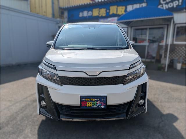 ヴォクシー ＺＳ　Ｇ’ｓ　フリップダウン／大型ナビ／新品４本タイヤ／フルセグＴＶバックカメラブルートゥース／衝突軽減ブレーキサポート／両側パワースライドドア／ドラレコ／ＬＥＤビーム／Ｇ’ｓ専用シート／７人乗り／クルコン／禁煙車（13枚目）