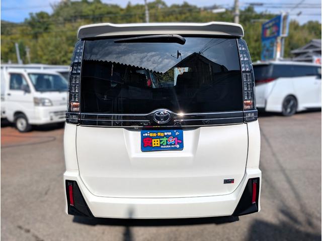 ヴォクシー ＺＳ　Ｇ’ｓ　フリップダウン／大型ナビ／新品４本タイヤ／フルセグＴＶバックカメラブルートゥース／衝突軽減ブレーキサポート／両側パワースライドドア／ドラレコ／ＬＥＤビーム／Ｇ’ｓ専用シート／７人乗り／クルコン／禁煙車（17枚目）