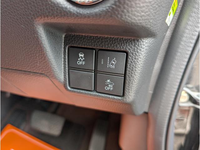 Ｎ－ＢＯＸカスタム Ｇ・Ｌターボホンダセンシング　大型ナビフルセグＴＶ／１オーナー／衝突軽減ブレーキサポート／両側パワースライドドア／ドラレコ／ブラックハーフレザーシート／コーナーセンサー／禁煙車／バックカメラブルートゥース／（3枚目）