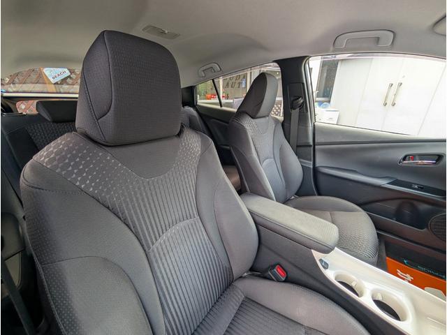 プリウス A 大型ナビフルセグTV/ブラインドスポットモニター/アドバンストパーク/ヘッドアップディスプレイ/ステアリングスイッチ/バックカメラブルートゥース/クルコン/(19枚目)