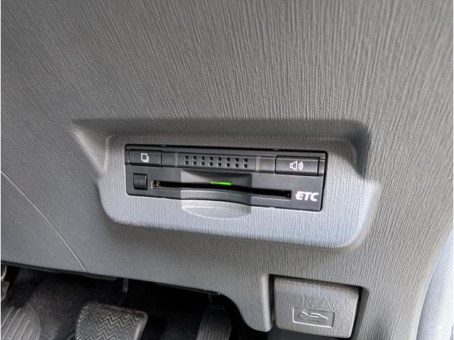 TOYOTA PRIUS ALPHA S