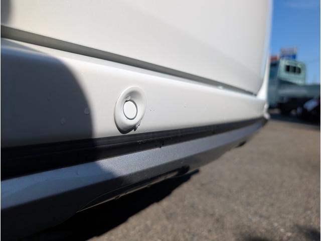 フリード クロスター 天井モニター/大型ナビフルセグTVバックカメラブルートゥース/衝突軽減ブレーキサポート/前後ミラー型ドラレコ/両側パワースライドドア/リヤフィルム施工済み/クラッツィオ黒革調カバー/両席シートヒーター(11枚目)