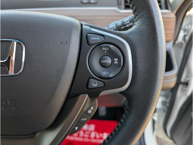 フリード クロスター 天井モニター/大型ナビフルセグTVバックカメラブルートゥース/衝突軽減ブレーキサポート/前後ミラー型ドラレコ/両側パワースライドドア/リヤフィルム施工済み/クラッツィオ黒革調カバー/両席シートヒーター(13枚目)