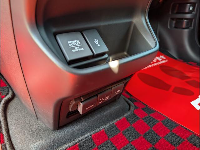 フリード クロスター 天井モニター/大型ナビフルセグTVバックカメラブルートゥース/衝突軽減ブレーキサポート/前後ミラー型ドラレコ/両側パワースライドドア/リヤフィルム施工済み/クラッツィオ黒革調カバー/両席シートヒーター(38枚目)