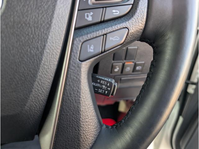 アルファード ２．５Ｓ　Ｃパッケージ　サンルーフ／天井モニター／大型ナビフルセグＴＶ／リヤパワーゲート／両側パワースライドドア／両席エアー＆ヒーターシート／ブラックレザーシート／電動オットマン／ステアリングヒーター／クルコン／ＬＥＤ／（14枚目）