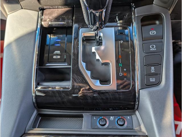 アルファード ２．５Ｓ　Ｃパッケージ　サンルーフ／天井モニター／大型ナビフルセグＴＶ／リヤパワーゲート／両側パワースライドドア／両席エアー＆ヒーターシート／ブラックレザーシート／電動オットマン／ステアリングヒーター／クルコン／ＬＥＤ／（38枚目）