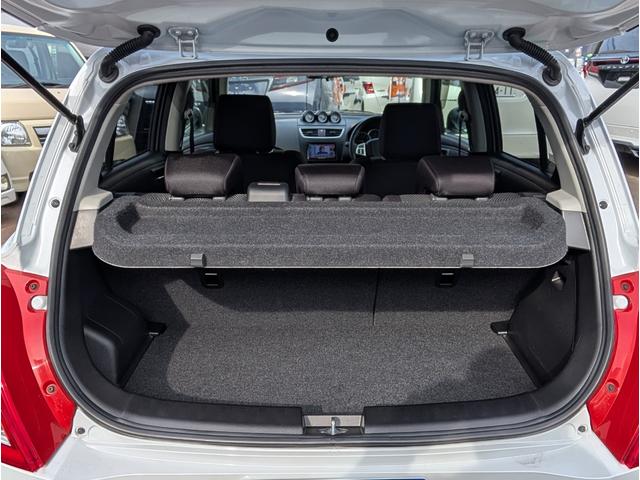 スイフトスポーツ ベースグレード　エアロ　テイン車高調（純正あり）　ＧＲＯＷフロントグリル（純正あり）　モンスタースポーツマフラー（純正あり）　グレッディリヤウイング　３連メーター　ナビフルセグＴＶＢＴ　クルコンパドルシフト　１オーナ（19枚目）