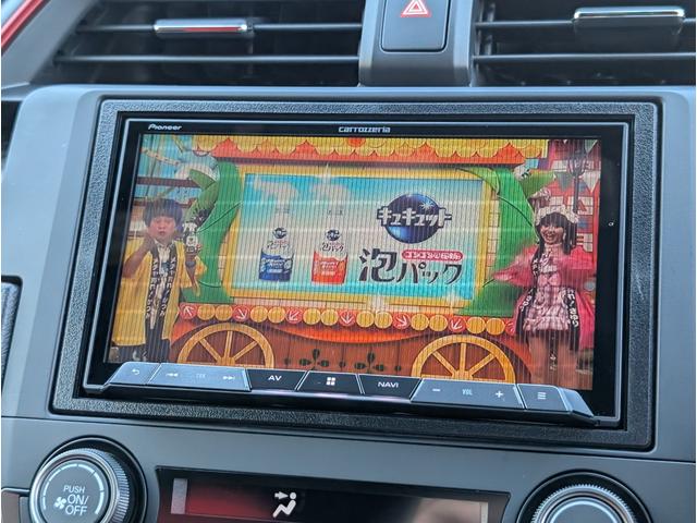 シビック タイプＲ　無限カーボンステアリング　無限ブルーミラー　Ｇｒｇｏセキュリティーシステム　モレルピラーツイーター　スーパーキャットレーダー　前後ドラレコ　無限フロアマット　ナビフルセグＴＶＢカメラ　Ｃセンサー禁煙車（8枚目）