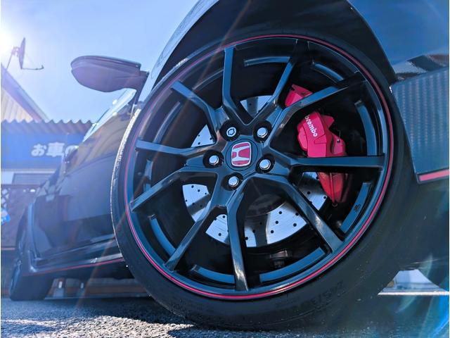 シビック タイプＲ　無限カーボンステアリング　無限ブルーミラー　Ｇｒｇｏセキュリティーシステム　モレルピラーツイーター　スーパーキャットレーダー　前後ドラレコ　無限フロアマット　ナビフルセグＴＶＢカメラ　Ｃセンサー禁煙車（9枚目）