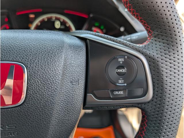 シビック タイプＲ　無限カーボンステアリング　無限ブルーミラー　Ｇｒｇｏセキュリティーシステム　モレルピラーツイーター　スーパーキャットレーダー　前後ドラレコ　無限フロアマット　ナビフルセグＴＶＢカメラ　Ｃセンサー禁煙車（14枚目）