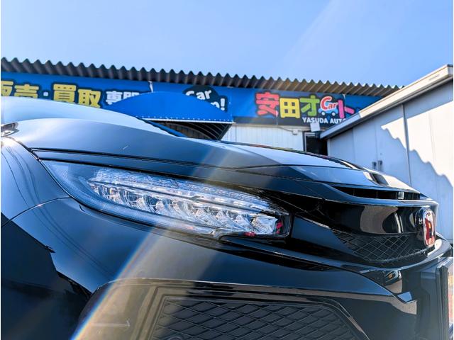 シビック タイプＲ　無限カーボンステアリング　無限ブルーミラー　Ｇｒｇｏセキュリティーシステム　モレルピラーツイーター　スーパーキャットレーダー　前後ドラレコ　無限フロアマット　ナビフルセグＴＶＢカメラ　Ｃセンサー禁煙車（16枚目）