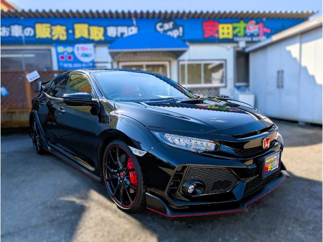 シビック タイプＲ　無限カーボンステアリング　無限ブルーミラー　Ｇｒｇｏセキュリティーシステム　モレルピラーツイーター　スーパーキャットレーダー　前後ドラレコ　無限フロアマット　ナビフルセグＴＶＢカメラ　Ｃセンサー禁煙車（18枚目）