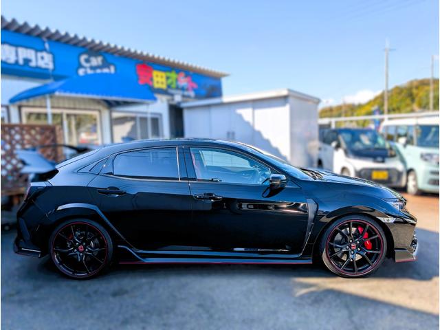 シビック タイプＲ　無限カーボンステアリング　無限ブルーミラー　Ｇｒｇｏセキュリティーシステム　モレルピラーツイーター　スーパーキャットレーダー　前後ドラレコ　無限フロアマット　ナビフルセグＴＶＢカメラ　Ｃセンサー禁煙車（19枚目）