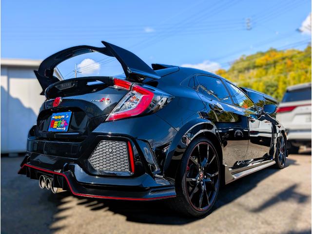 シビック タイプＲ　無限カーボンステアリング　無限ブルーミラー　Ｇｒｇｏセキュリティーシステム　モレルピラーツイーター　スーパーキャットレーダー　前後ドラレコ　無限フロアマット　ナビフルセグＴＶＢカメラ　Ｃセンサー禁煙車（20枚目）