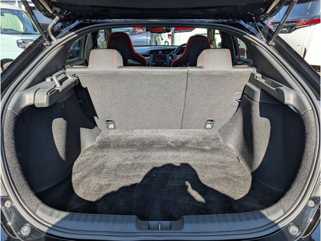 シビック タイプＲ　無限カーボンステアリング　無限ブルーミラー　Ｇｒｇｏセキュリティーシステム　モレルピラーツイーター　スーパーキャットレーダー　前後ドラレコ　無限フロアマット　ナビフルセグＴＶＢカメラ　Ｃセンサー禁煙車（22枚目）