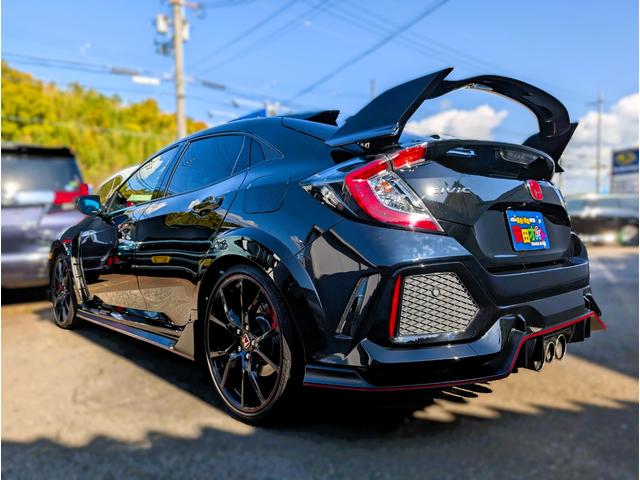 シビック タイプＲ　無限カーボンステアリング　無限ブルーミラー　Ｇｒｇｏセキュリティーシステム　モレルピラーツイーター　スーパーキャットレーダー　前後ドラレコ　無限フロアマット　ナビフルセグＴＶＢカメラ　Ｃセンサー禁煙車（24枚目）