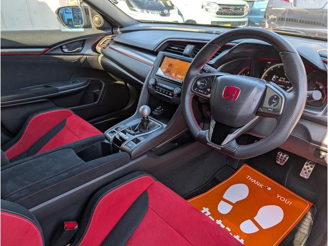 シビック タイプＲ　無限カーボンステアリング　無限ブルーミラー　Ｇｒｇｏセキュリティーシステム　モレルピラーツイーター　スーパーキャットレーダー　前後ドラレコ　無限フロアマット　ナビフルセグＴＶＢカメラ　Ｃセンサー禁煙車（29枚目）