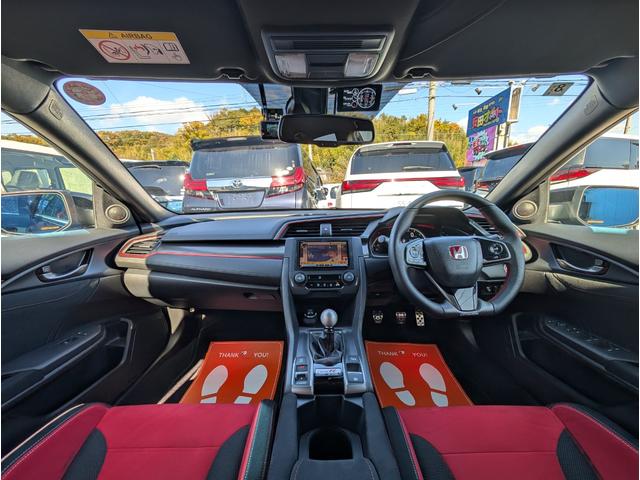 シビック タイプＲ　無限カーボンステアリング　無限ブルーミラー　Ｇｒｇｏセキュリティーシステム　モレルピラーツイーター　スーパーキャットレーダー　前後ドラレコ　無限フロアマット　ナビフルセグＴＶＢカメラ　Ｃセンサー禁煙車（30枚目）