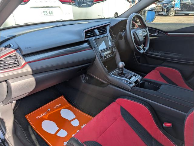 シビック タイプＲ　無限カーボンステアリング　無限ブルーミラー　Ｇｒｇｏセキュリティーシステム　モレルピラーツイーター　スーパーキャットレーダー　前後ドラレコ　無限フロアマット　ナビフルセグＴＶＢカメラ　Ｃセンサー禁煙車（31枚目）