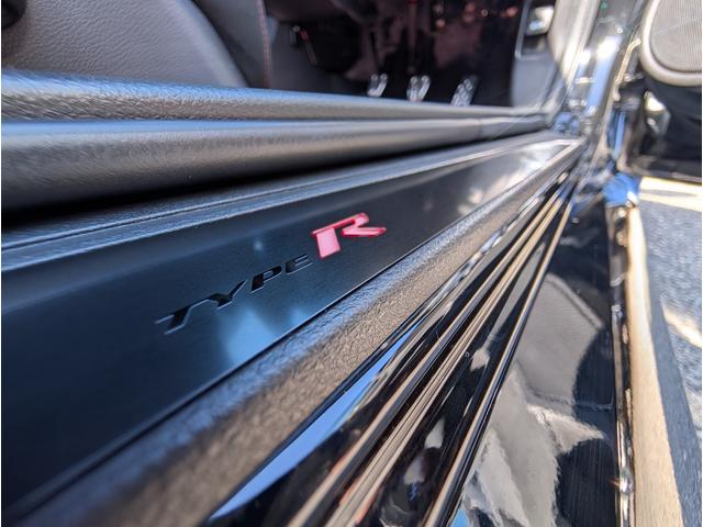 シビック タイプＲ　無限カーボンステアリング　無限ブルーミラー　Ｇｒｇｏセキュリティーシステム　モレルピラーツイーター　スーパーキャットレーダー　前後ドラレコ　無限フロアマット　ナビフルセグＴＶＢカメラ　Ｃセンサー禁煙車（36枚目）