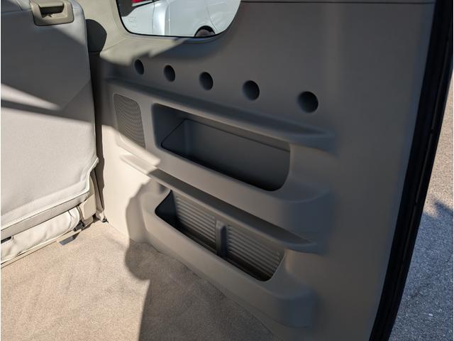 エブリイワゴン ＰＺターボスペシャル　ハイルーフ　両側パワースライド　衝突軽減ブレーキサポート　オートステップ　ナビフルセグＴＶバックカメラブルートゥース　コーナーセンサー　フォグランプ　革調シートカバー　禁煙車　スマートキー（19枚目）