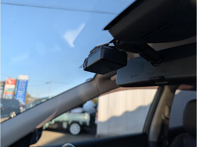 エクストレイル ２０Ｘ　電動パワーゲート　ナビフルセグＴＶバックカメラブルートゥース　ドライブレコーダー　ブラックレザーシート　コーナーセンサー　アイドリングＳＴＯＰ　１オーナー　禁煙車（5枚目）