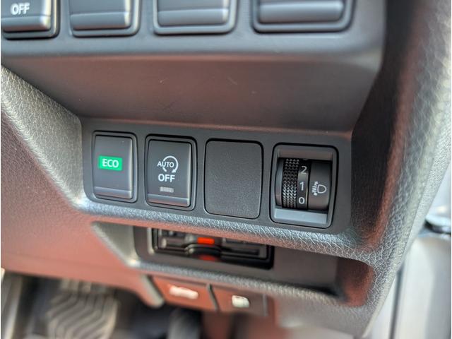 エクストレイル ２０Ｘ　電動パワーゲート　ナビフルセグＴＶバックカメラブルートゥース　ドライブレコーダー　ブラックレザーシート　コーナーセンサー　アイドリングＳＴＯＰ　１オーナー　禁煙車（7枚目）