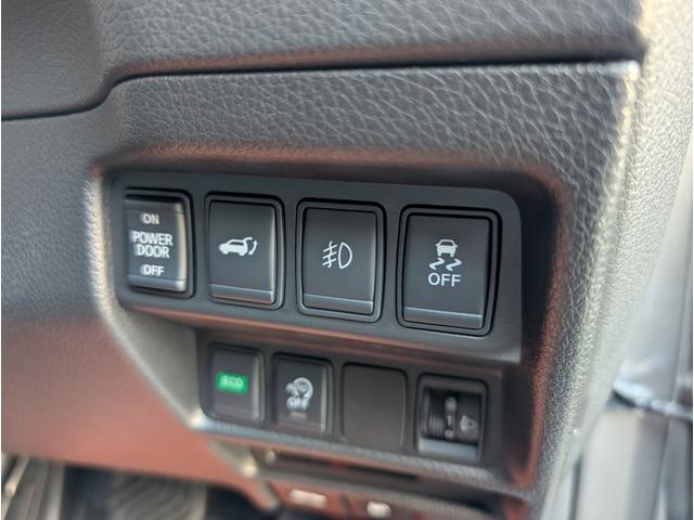 エクストレイル ２０Ｘ　電動パワーゲート　ナビフルセグＴＶバックカメラブルートゥース　ドライブレコーダー　ブラックレザーシート　コーナーセンサー　アイドリングＳＴＯＰ　１オーナー　禁煙車（29枚目）