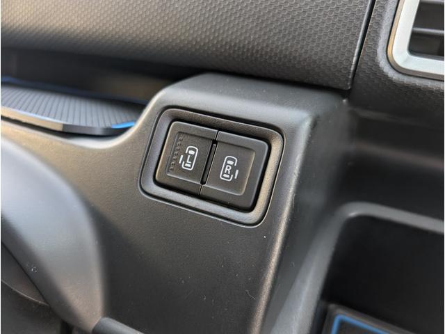 ソリオバンディット ハイブリッドＭＶ　新品タイヤ　大型ナビ　全方位カメラ　フルセグＴＶ　両側パワースライドドア　衝突軽減ブレーキサポート　シートヒーター　コーナーセンサー　アイドリングＳＴＯＰ　２列目開閉テーブル　ＥＴＣ　クルコン（6枚目）