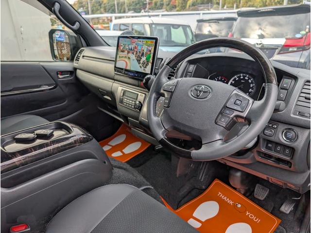 ハイエースバン スーパーＧＬ　ダークプライムＩＩ　フリップダウン　大型ナビ　デイトナホイール　新品ジオランダーホワイトレター　全方位モニター　両側パワースライド　デジタルミラー　リヤフィルム施工　衝突軽減ブレーキ　ハーフレザーシート　純正ホイール（30枚目）